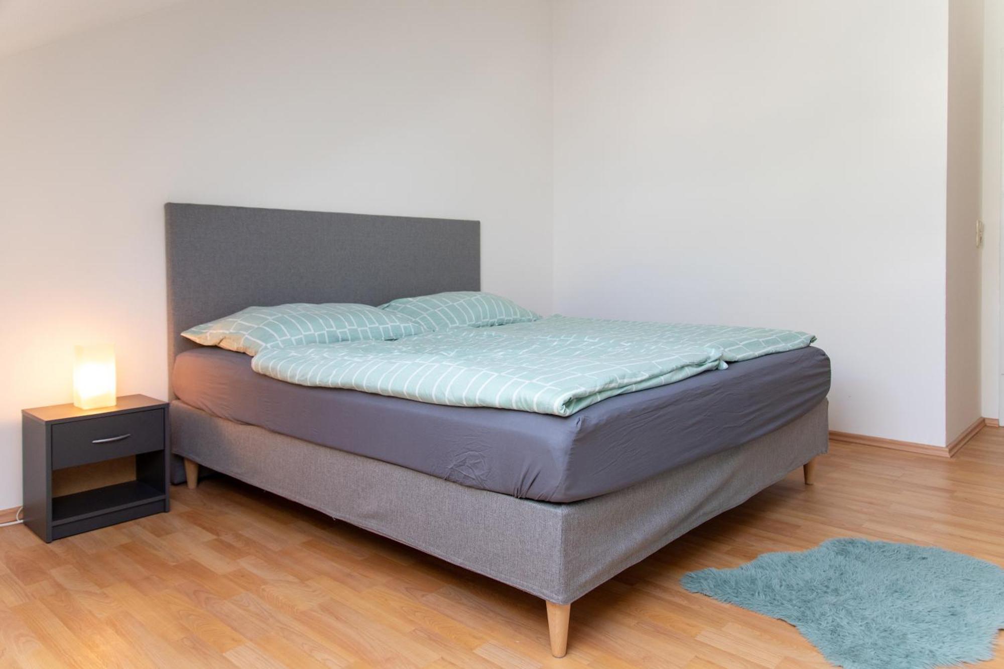 Schoene Wohnung Mit Parkplatz Im Zentrum Von 林茨 外观 照片